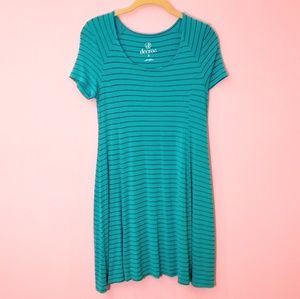💎 3/$35 Cute Teal and Navy Dress Size Small